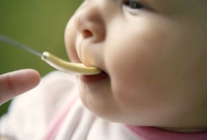 photolibrary_rf_photo_of_baby_spoon_in_mouth a baby "spoon"