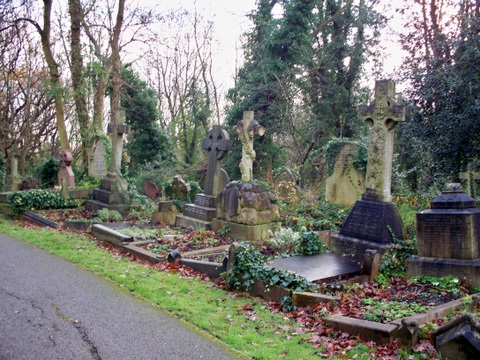 Highgate Cemetery 12-14-2009 7-31-01 AM