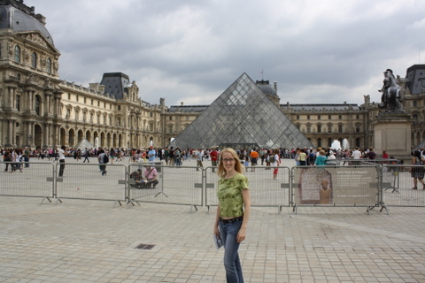 France - Paris - Ryan 7-26-2010 8-02-13 AM