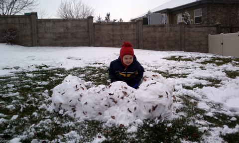 playing in the snow 12-26-2010 4-20-04 PM
