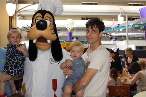 breakfast with Mickey 5-27-2011 10-47-04 AM