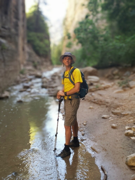 posing in The Narrows