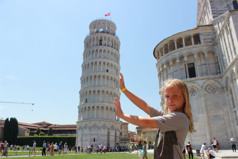 Toren holding up the leaning tower of pisa.